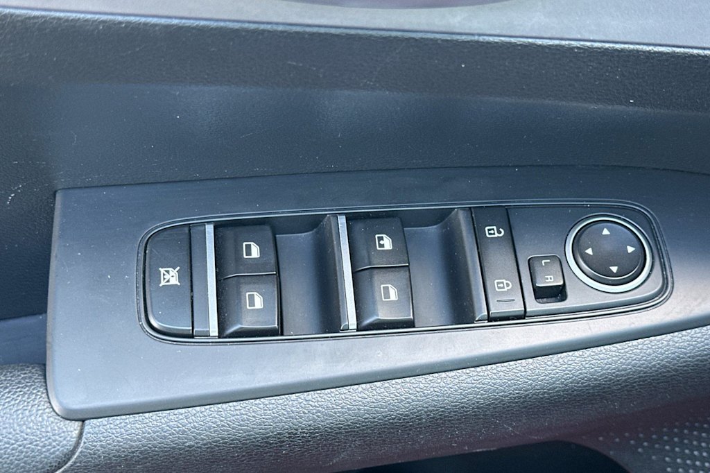 Thumbnail: 2024 Kia Forte - 21