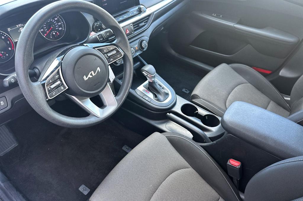 Thumbnail: 2024 Kia Forte - 7