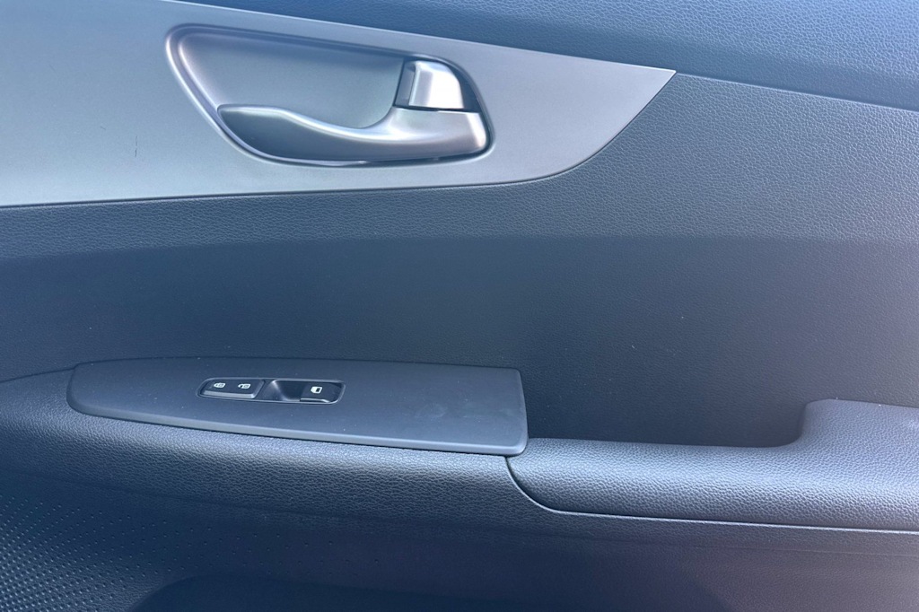 Thumbnail: 2024 Kia Forte - 22