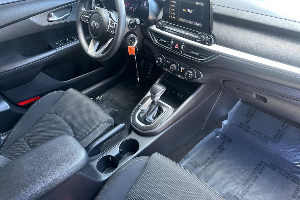 Thumbnail: 2020 Kia Forte - 11