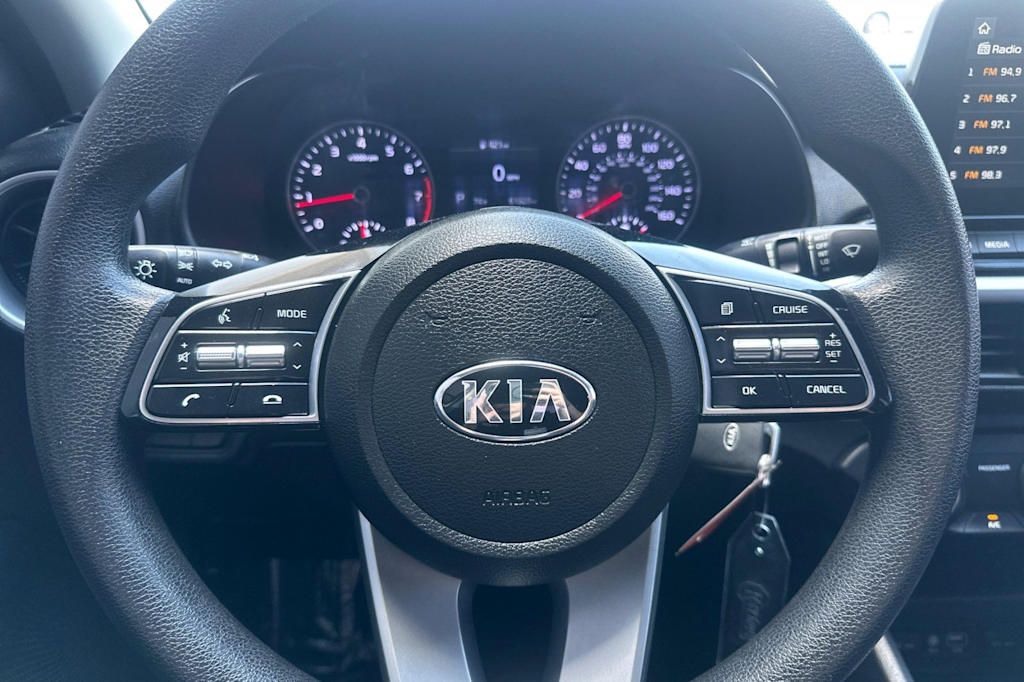 Thumbnail: 2020 Kia Forte - 25