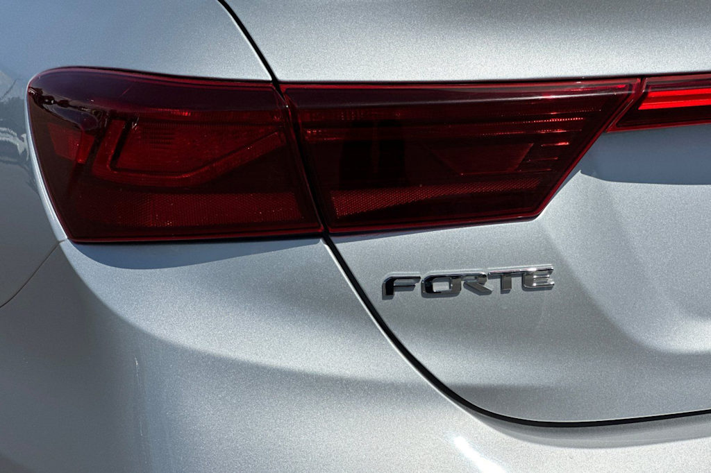 Thumbnail: 2020 Kia Forte - 29
