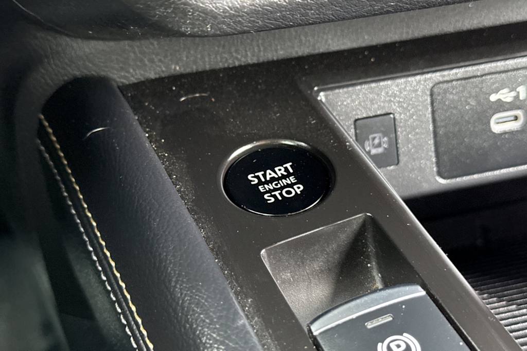 Thumbnail: 2025 Nissan Kicks - 25