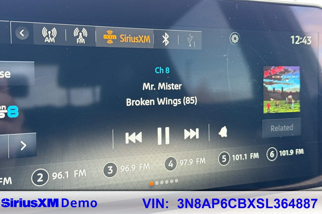 Thumbnail: 2025 Nissan Kicks - 32