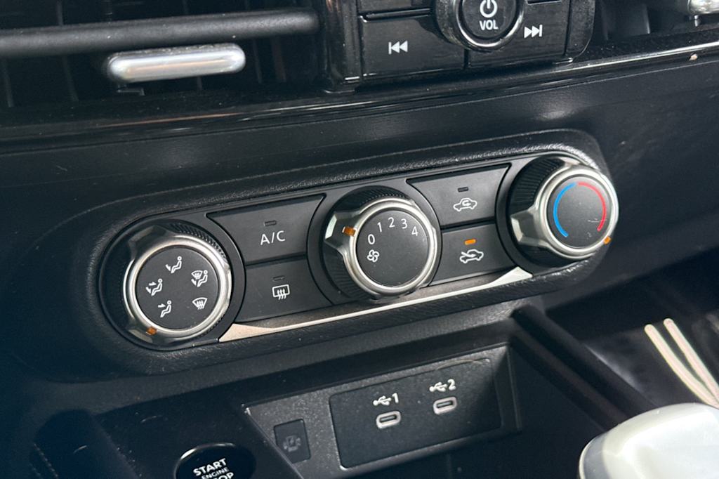 Thumbnail: 2025 Nissan Kicks - 24