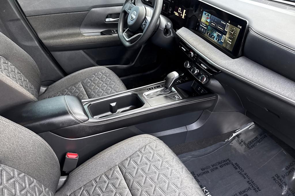 Thumbnail: 2025 Nissan Kicks - 12