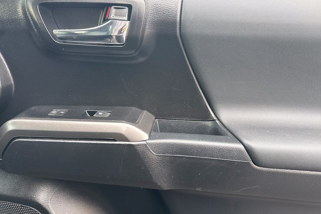 Thumbnail: 2021 Toyota Tacoma - 22