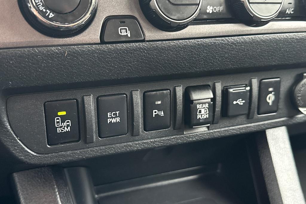 Thumbnail: 2021 Toyota Tacoma - 32