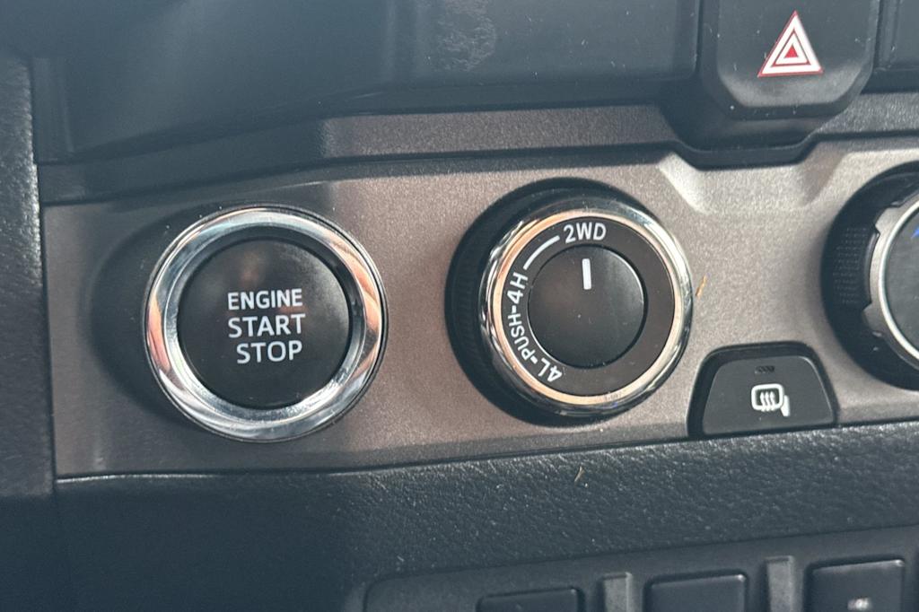 Thumbnail: 2021 Toyota Tacoma - 25