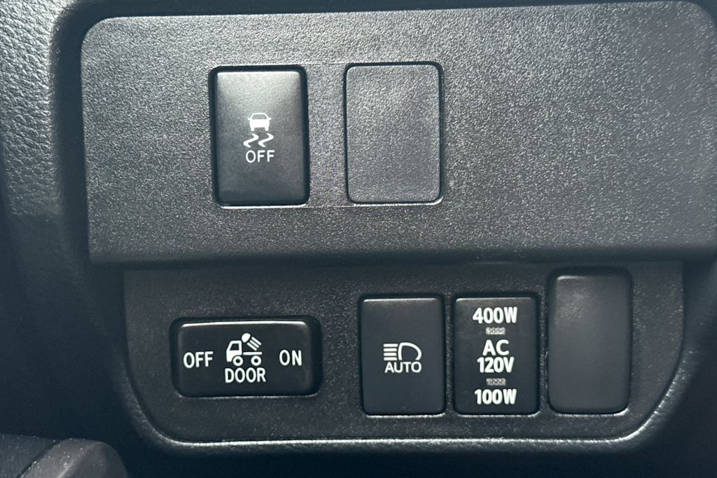 Thumbnail: 2021 Toyota Tacoma - 31