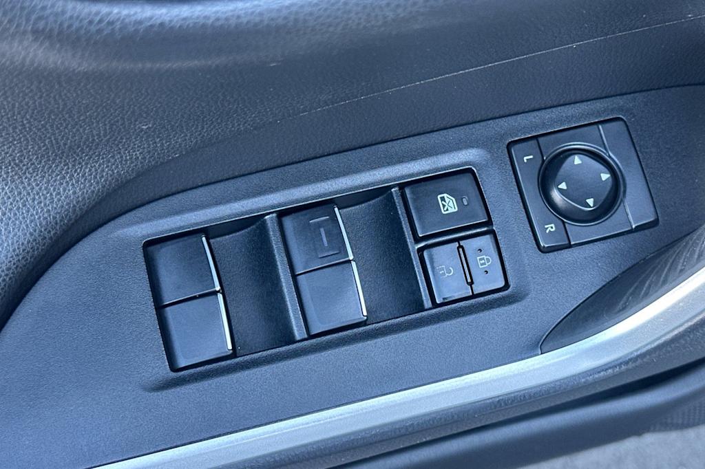 Thumbnail: 2021 Toyota RAV4 - 21