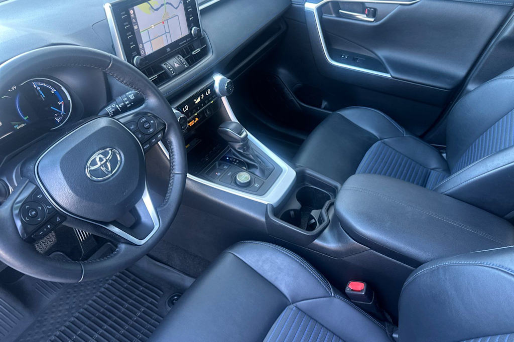 Thumbnail: 2021 Toyota RAV4 - 8