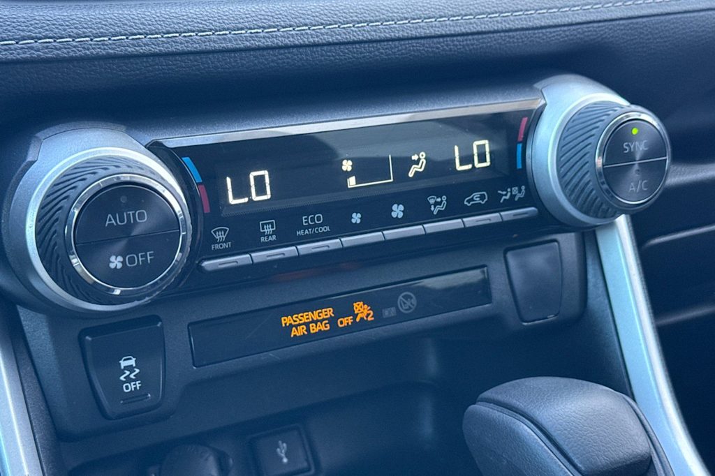 Thumbnail: 2022 Toyota RAV4 - 26