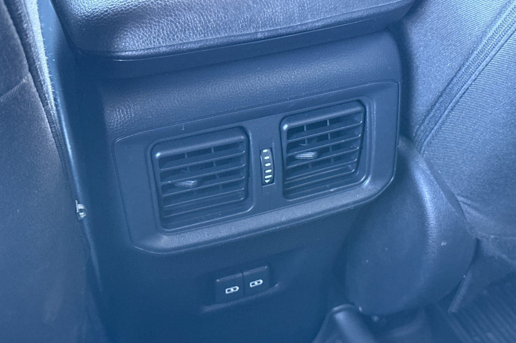 Thumbnail: 2022 Toyota RAV4 - 6