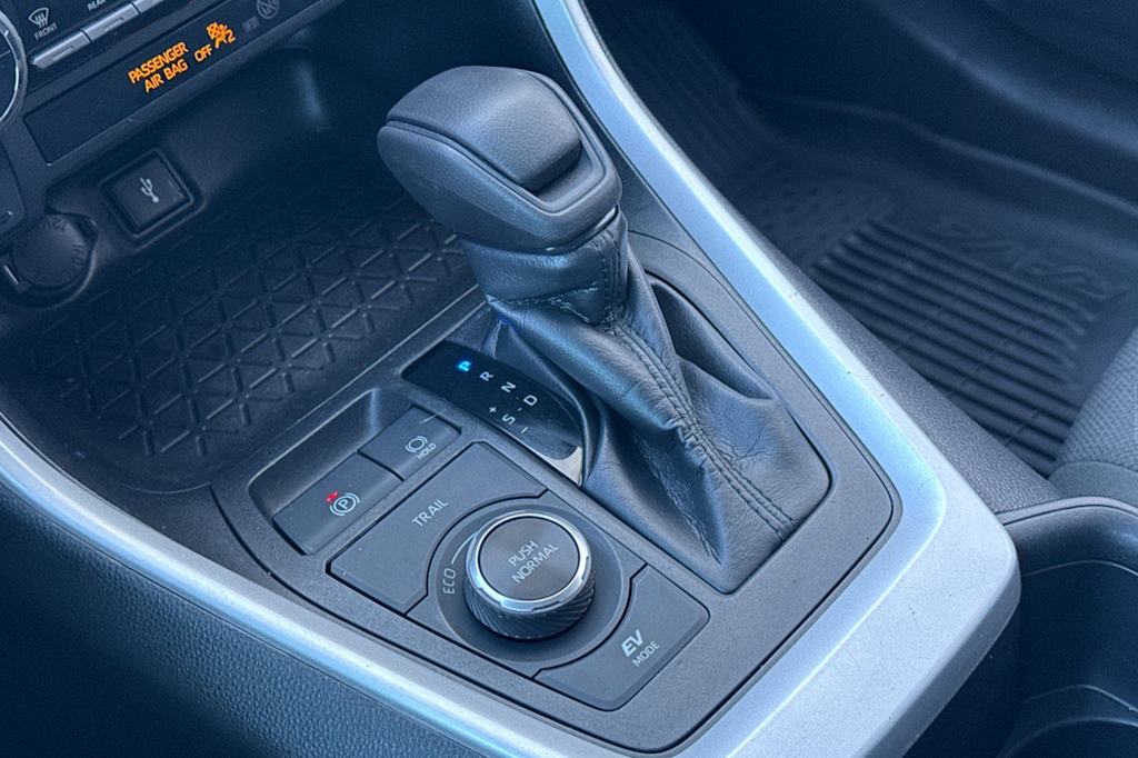 Thumbnail: 2022 Toyota RAV4 - 14