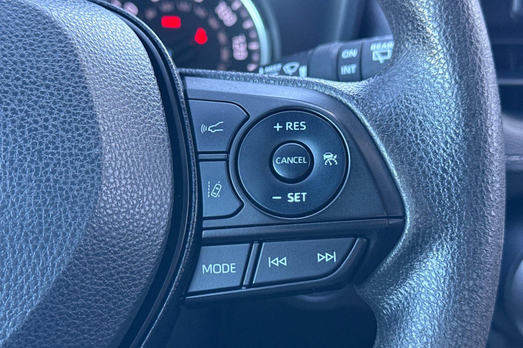 Thumbnail: 2022 Toyota RAV4 - 30