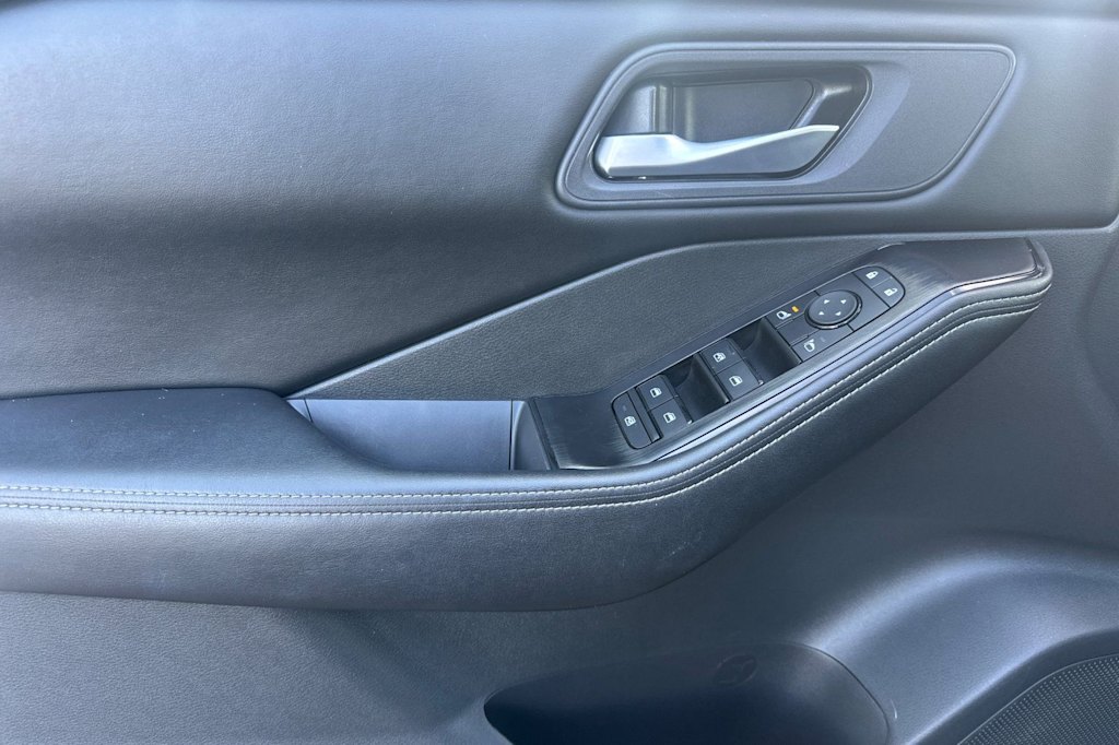 Thumbnail: 2025 Nissan Rogue - 21