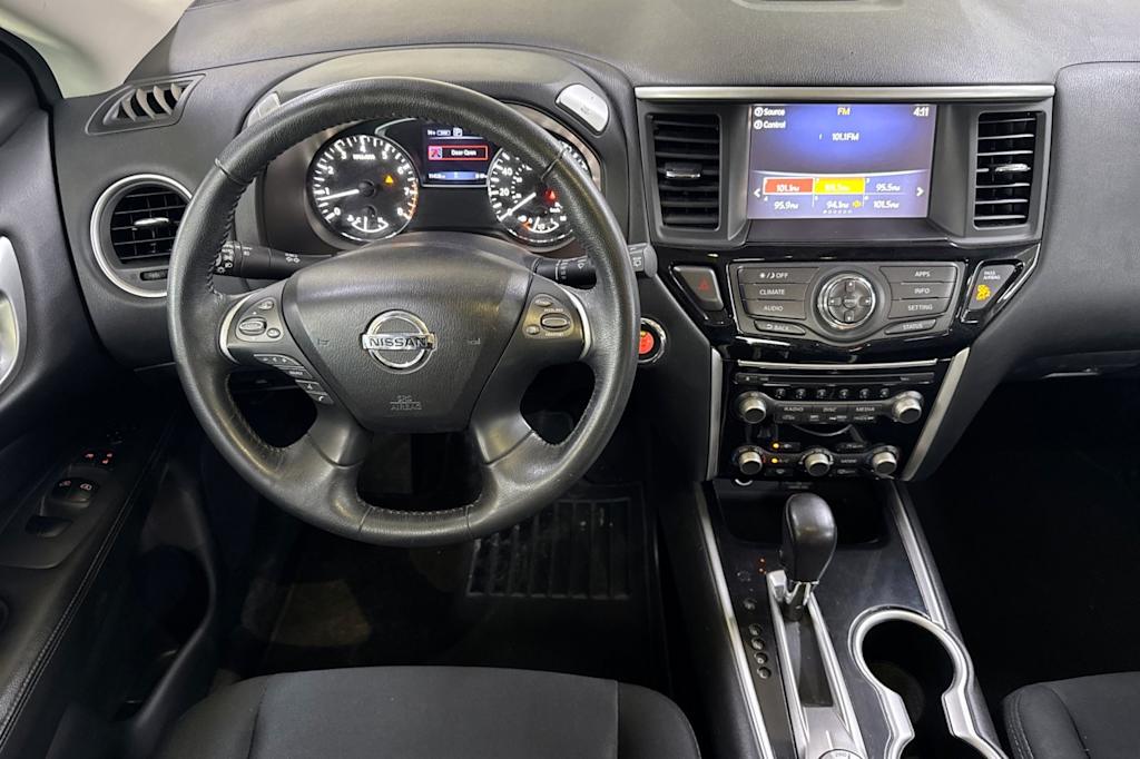 Thumbnail: 2018 Nissan Pathfinder - 11