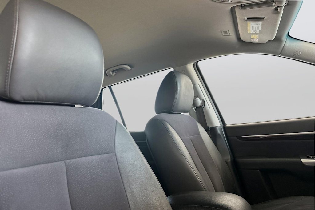 Thumbnail: 2010 Hyundai Santa Fe - 10