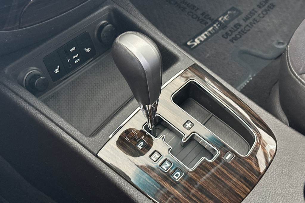 Thumbnail: 2010 Hyundai Santa Fe - 15