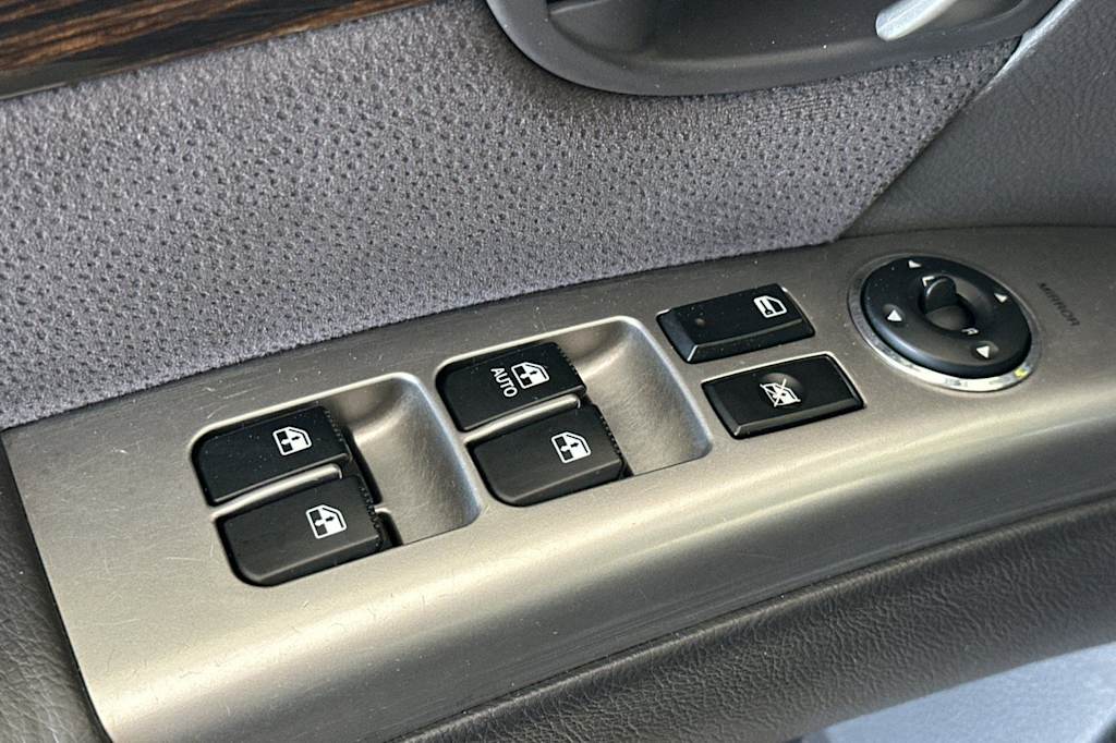 Thumbnail: 2010 Hyundai Santa Fe - 23