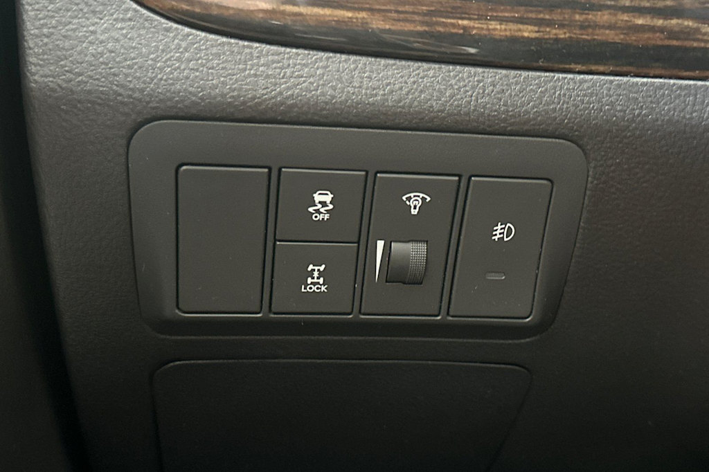 Thumbnail: 2010 Hyundai Santa Fe - 31