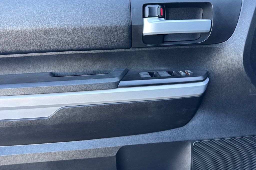 Thumbnail: 2021 Toyota Tundra - 19