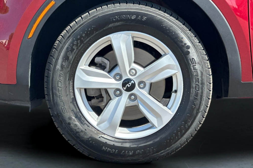 Thumbnail: 2023 Kia Sorento - 7