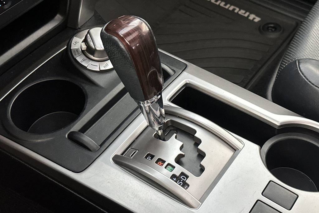 Thumbnail: 2016 Toyota 4Runner - 12