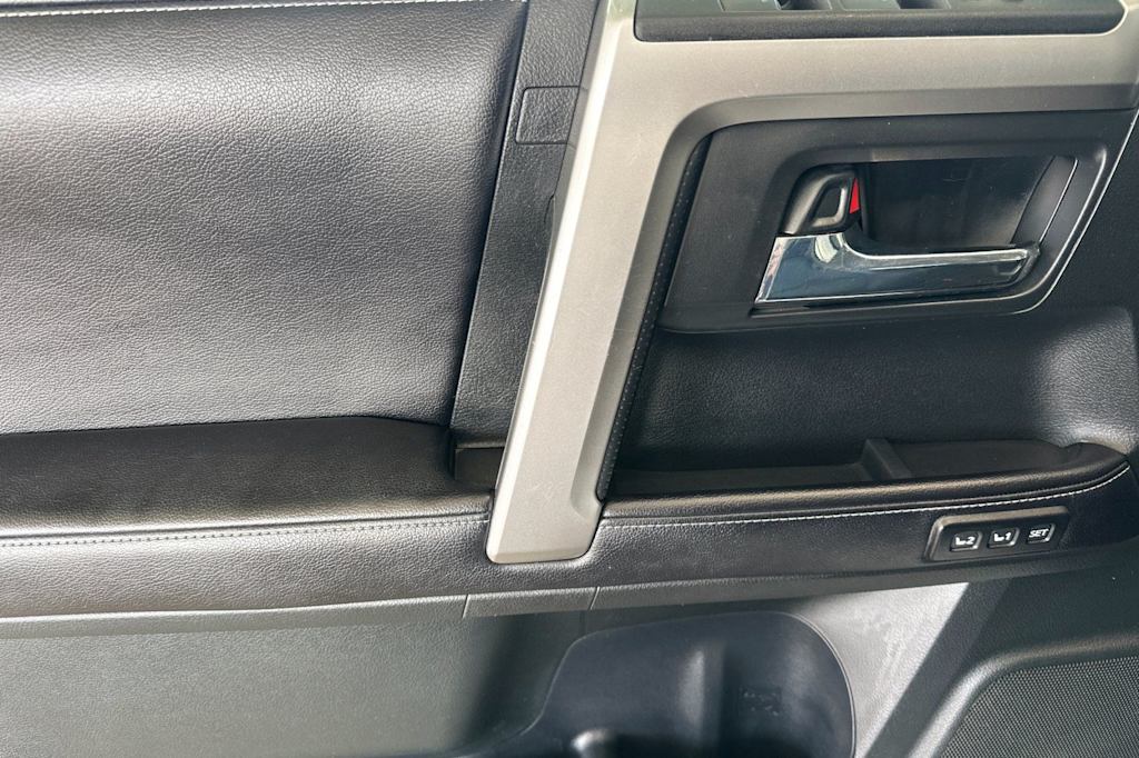 Thumbnail: 2016 Toyota 4Runner - 20
