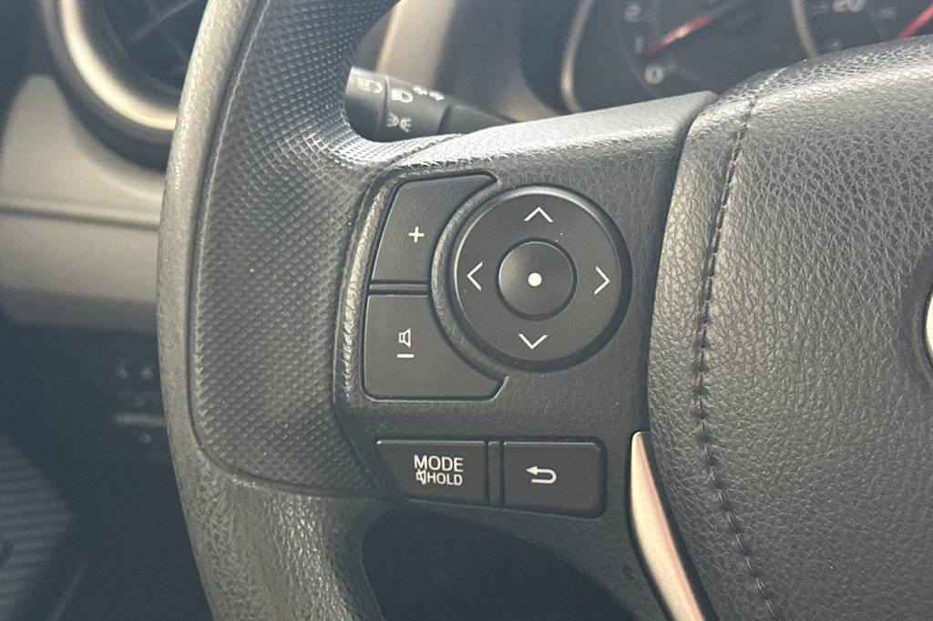 Thumbnail: 2015 Toyota RAV4 - 27