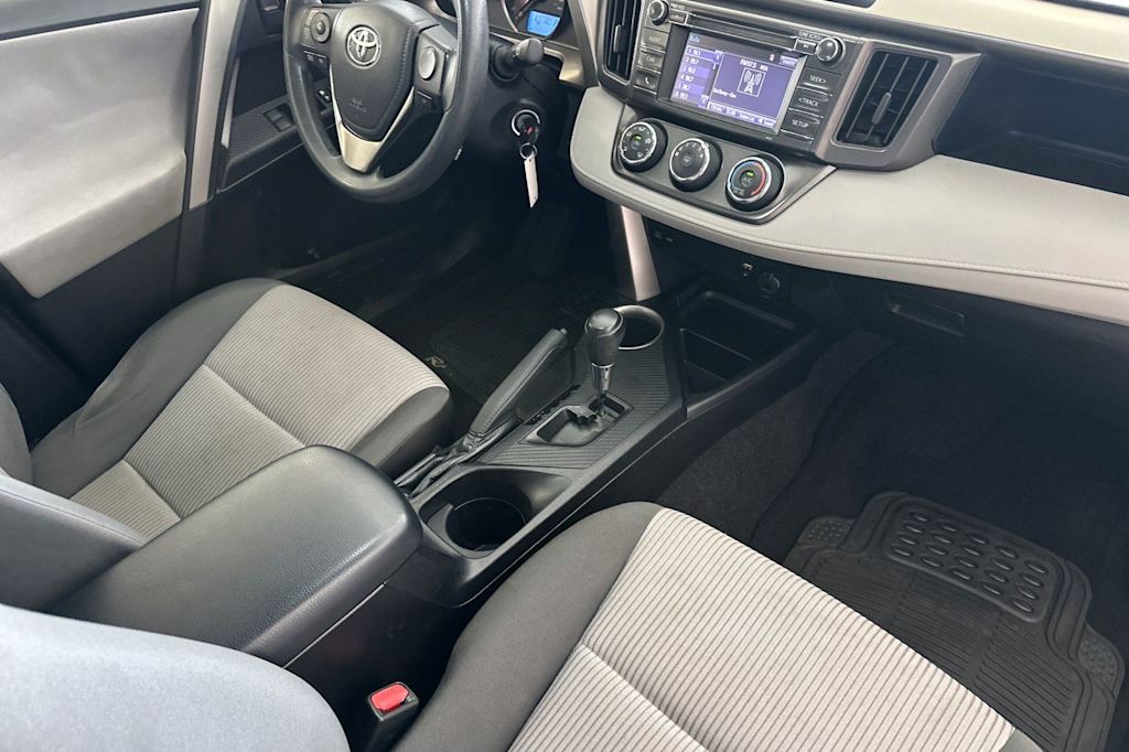Thumbnail: 2015 Toyota RAV4 - 11