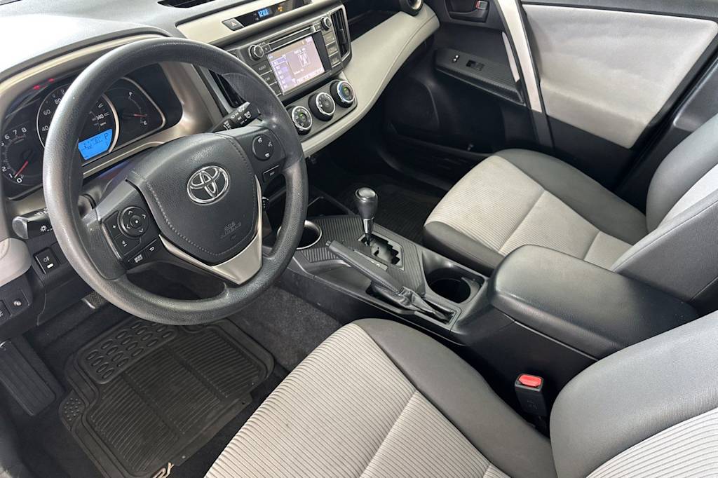 Thumbnail: 2015 Toyota RAV4 - 7