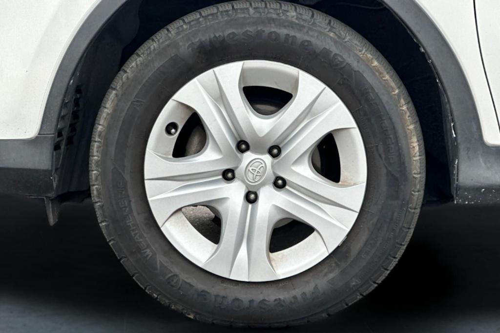 Thumbnail: 2015 Toyota RAV4 - 6