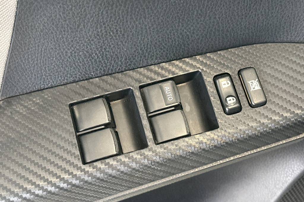 Thumbnail: 2015 Toyota RAV4 - 22