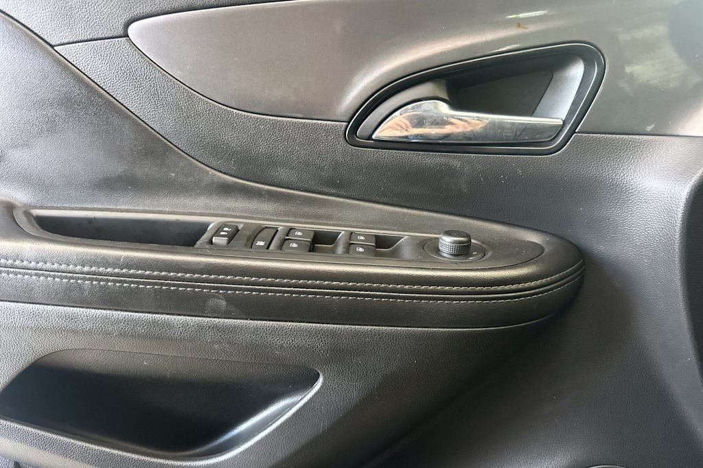 Thumbnail: 2019 Buick Encore - 21