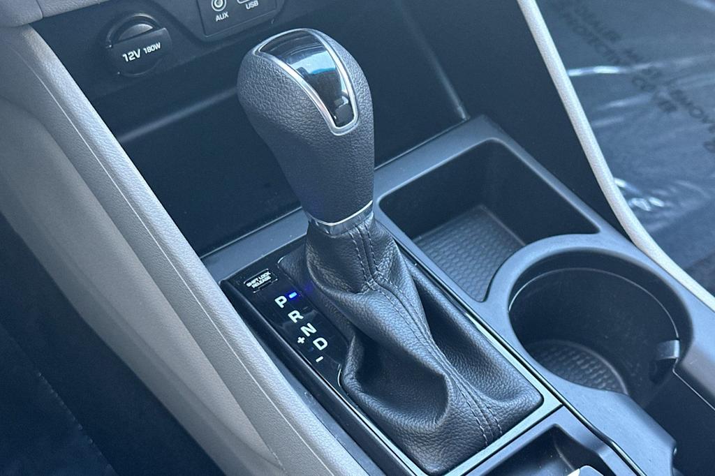 Thumbnail: 2019 Hyundai Tucson - 12