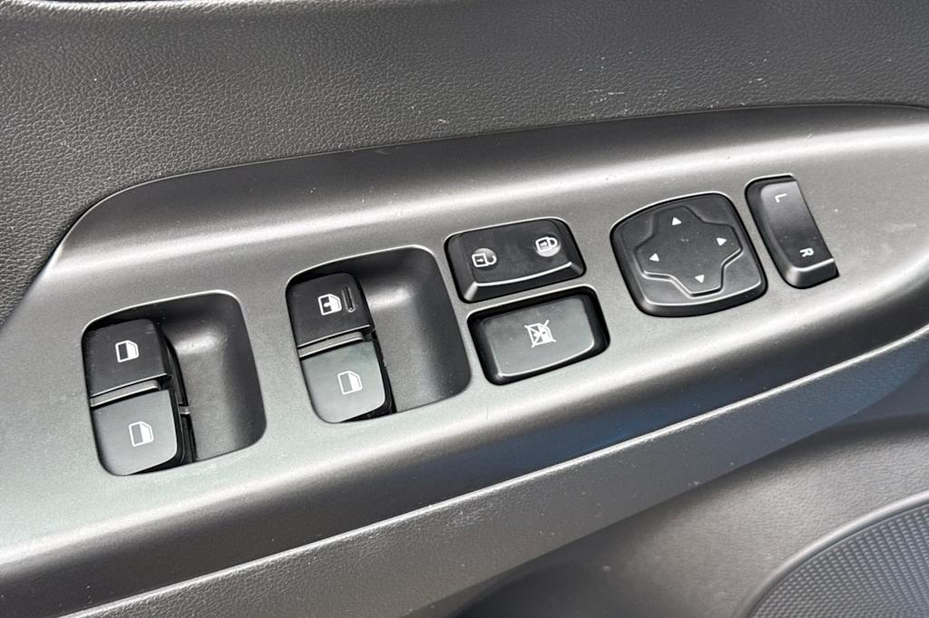 Thumbnail: 2022 Hyundai Kona - 22