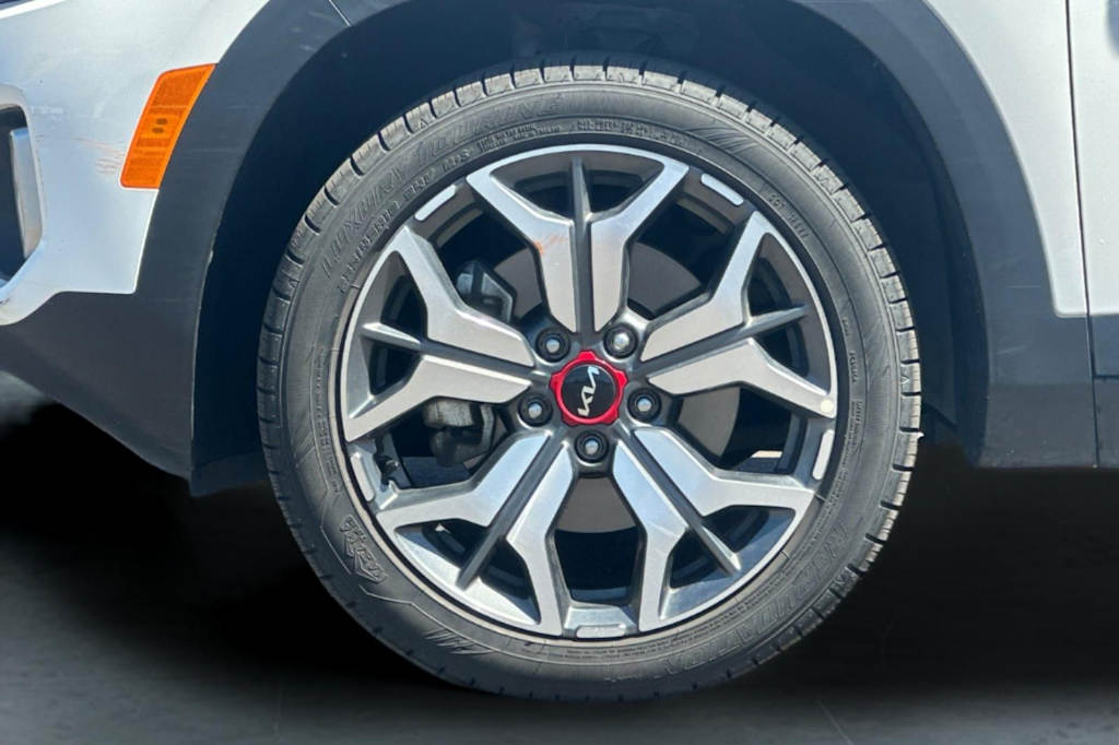 Thumbnail: 2023 Kia Seltos - 7