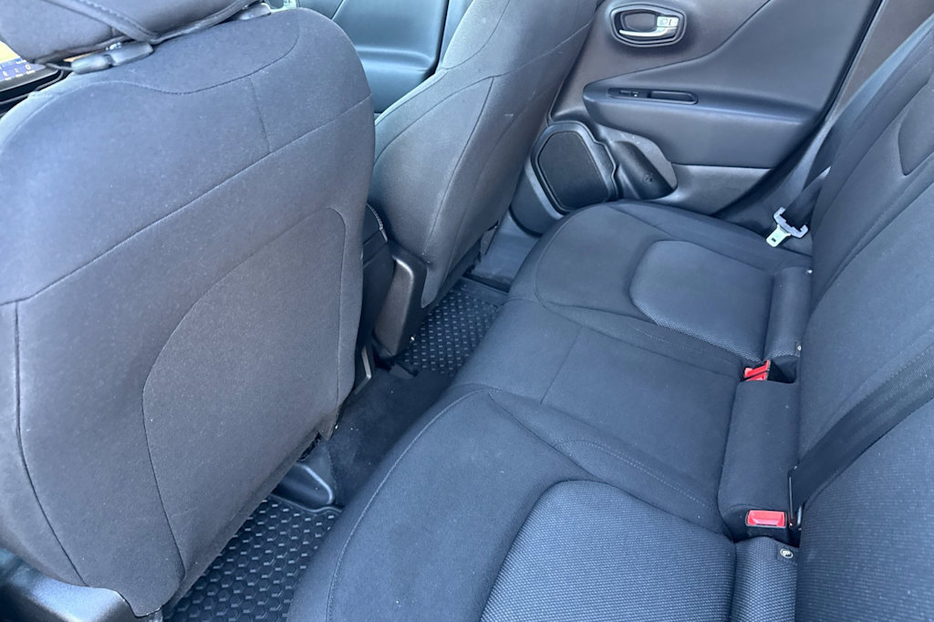 Thumbnail: 2022 Jeep Renegade - 11