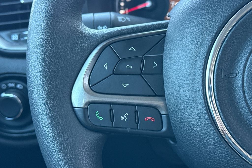 Thumbnail: 2022 Jeep Renegade - 29