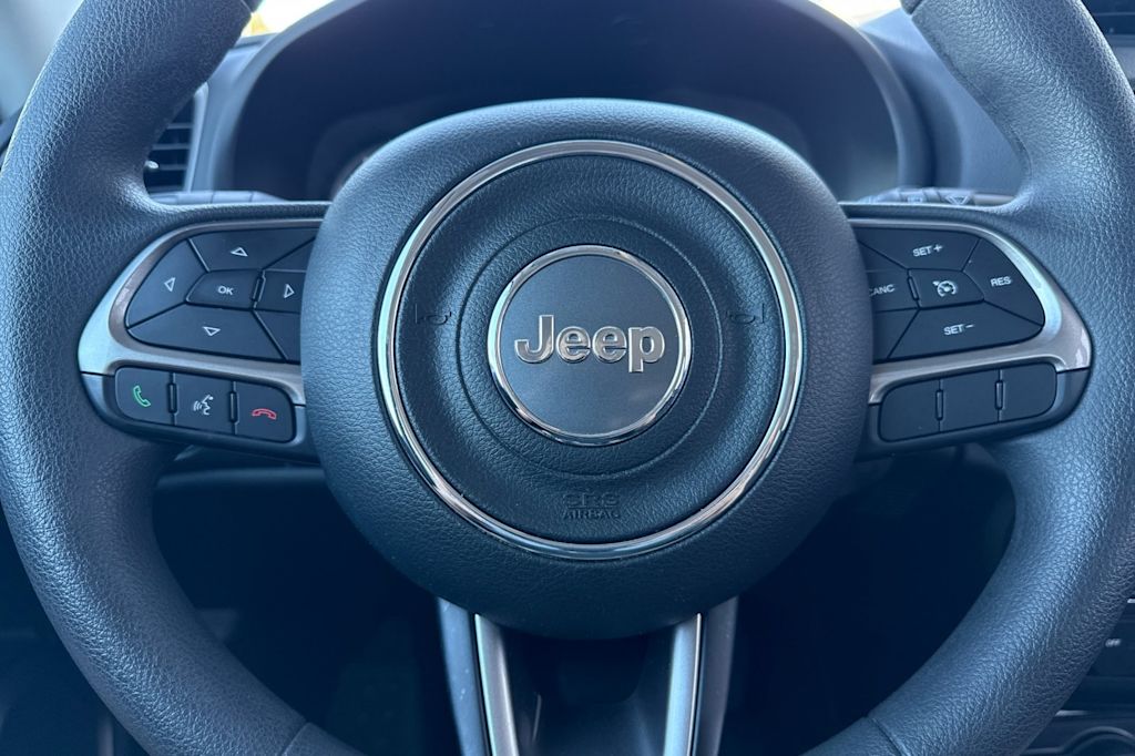 Thumbnail: 2022 Jeep Renegade - 28