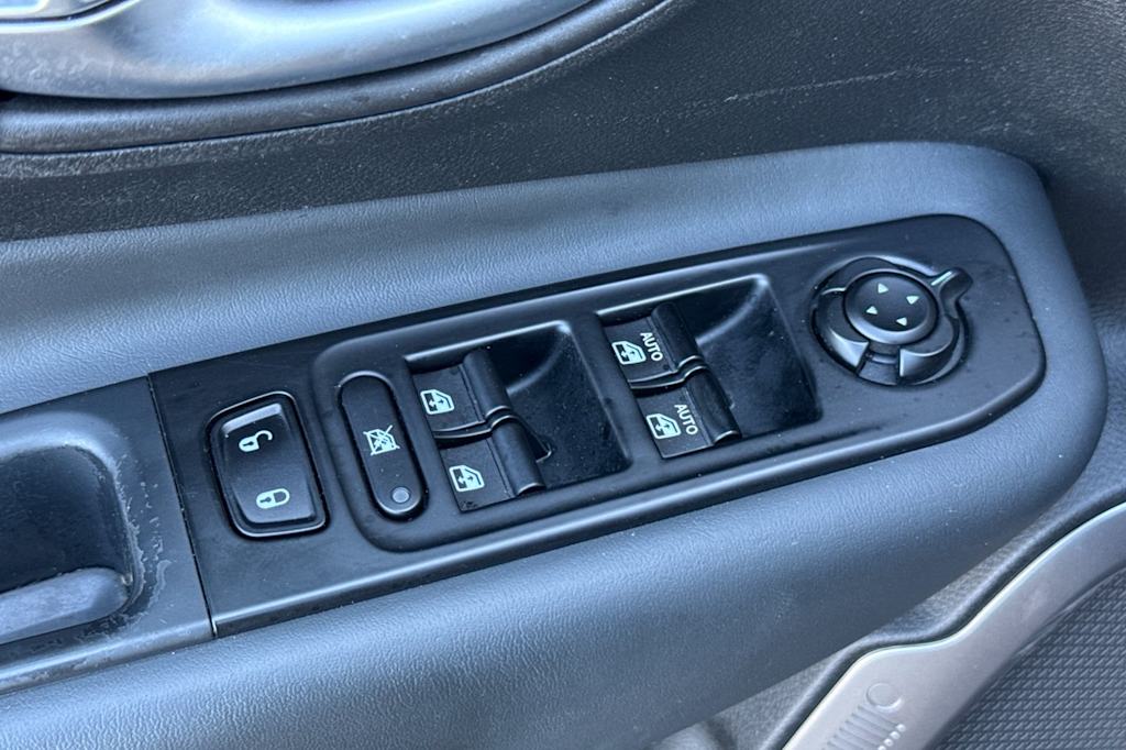 Thumbnail: 2022 Jeep Renegade - 22