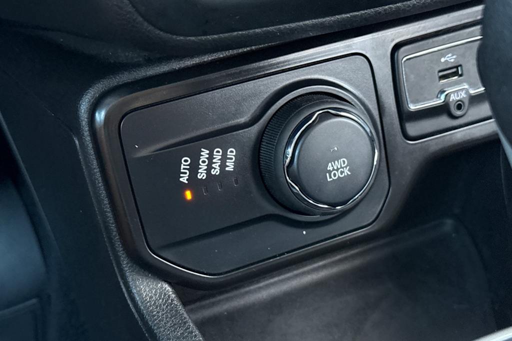 Thumbnail: 2022 Jeep Renegade - 33