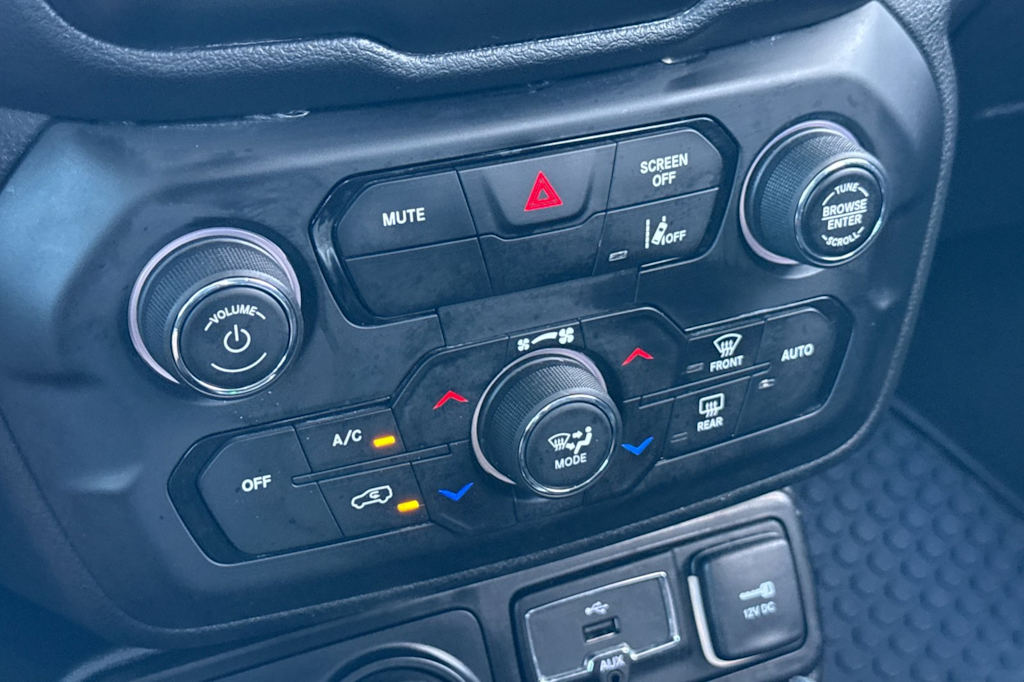 Thumbnail: 2022 Jeep Renegade - 26