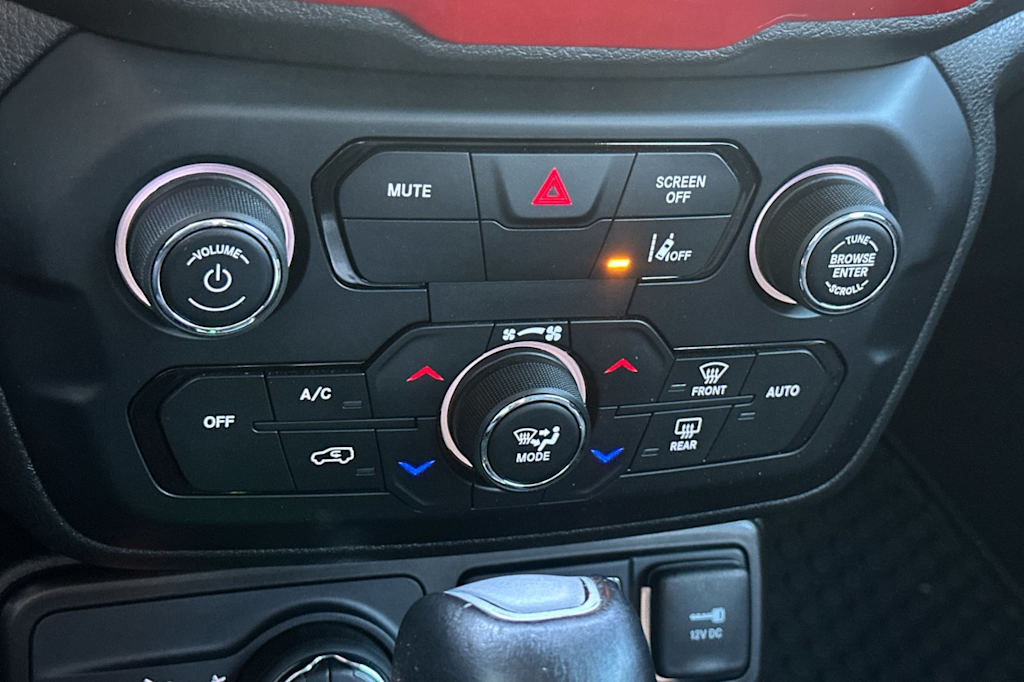 Thumbnail: 2023 Jeep Renegade - 27