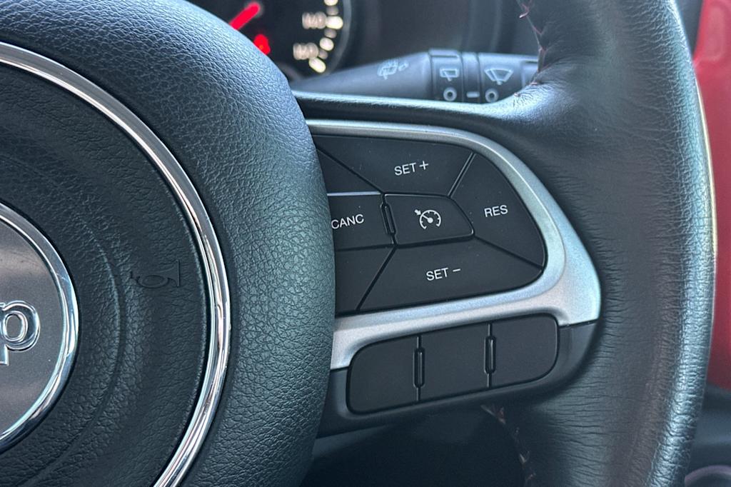 Thumbnail: 2023 Jeep Renegade - 30