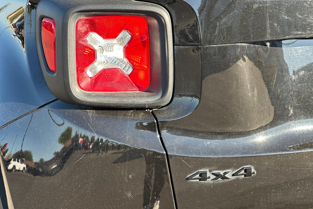 Thumbnail: 2023 Jeep Renegade - 32