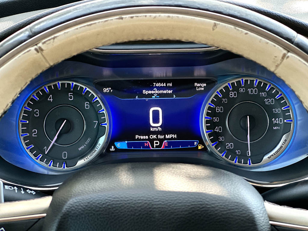 Thumbnail: 2015 Chrysler 200 - 14