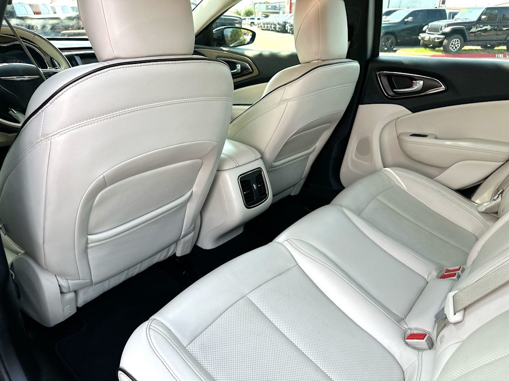 Thumbnail: 2015 Chrysler 200 - 28